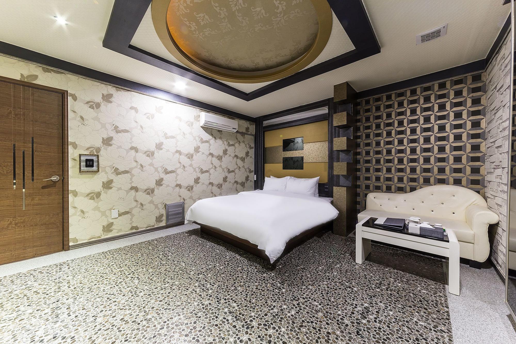Millennium Hotel Коян Экстерьер фото